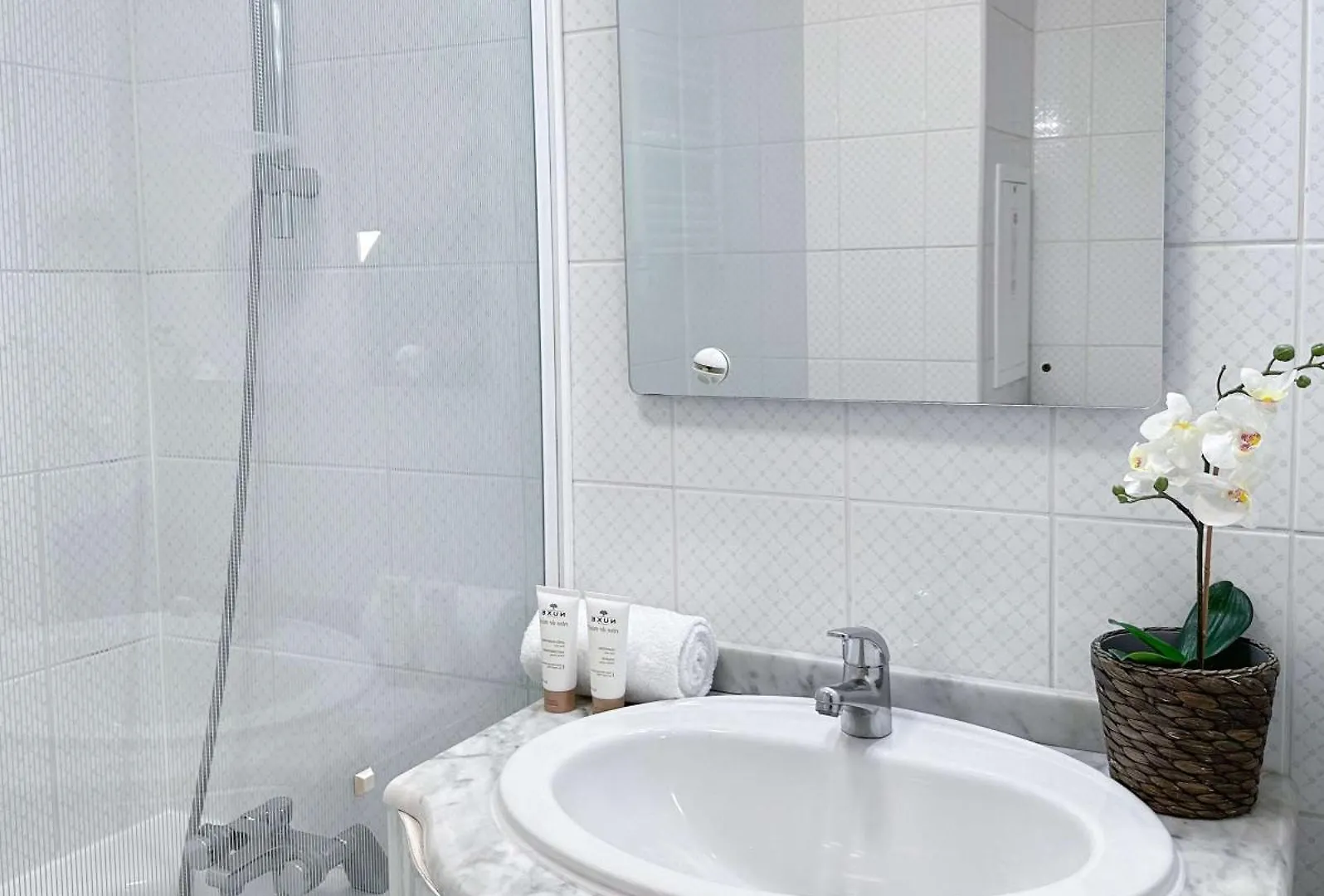 Perfect Studio In Louvre Area Paris